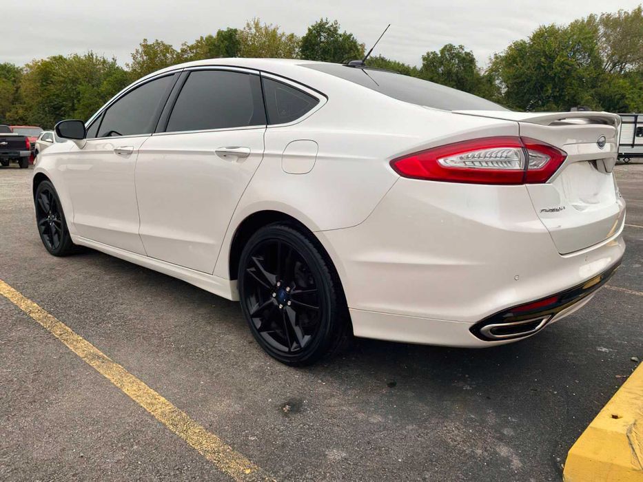 Ford Fusion Titanium      2016