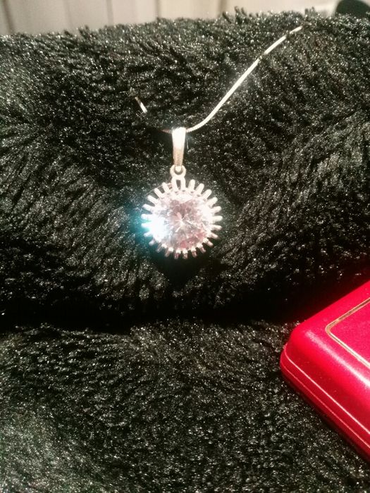 Srebrna zawieszka z cyrkonia 925