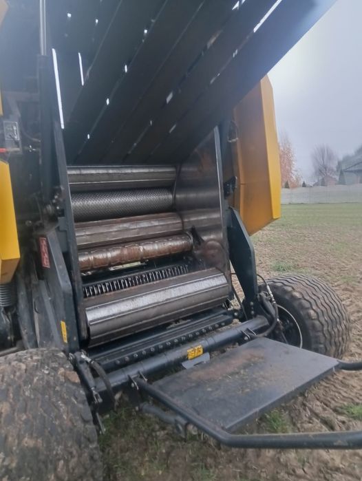 Prasa New Holland br7070