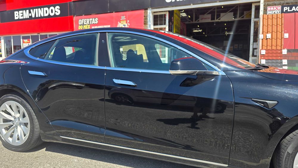 Tesla Model S 75D 518 cv Dezembro de 2018