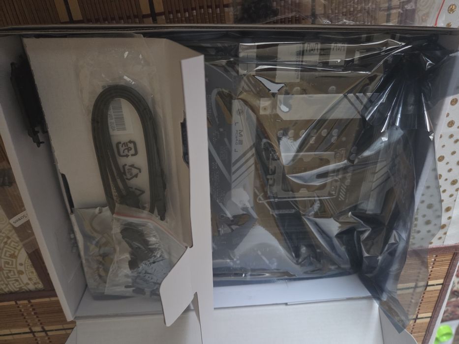 Asus PRIME B760-PLUS Материнка