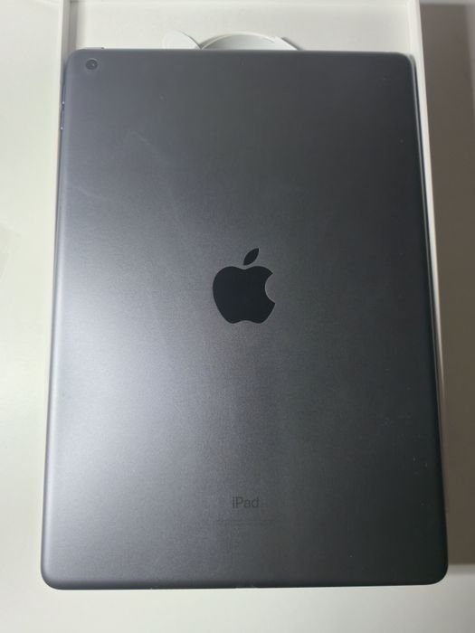 Продаю Ipad 7 2019 на запчасти