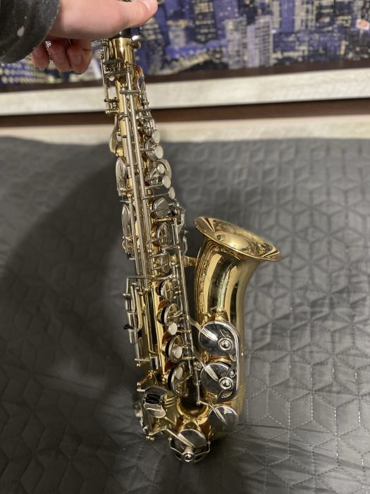 Продається саксафон Vito