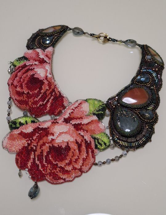 Кольє і сумочка з бісеру