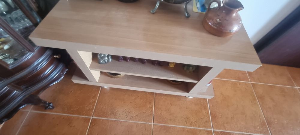 Mesa de centro com rodas