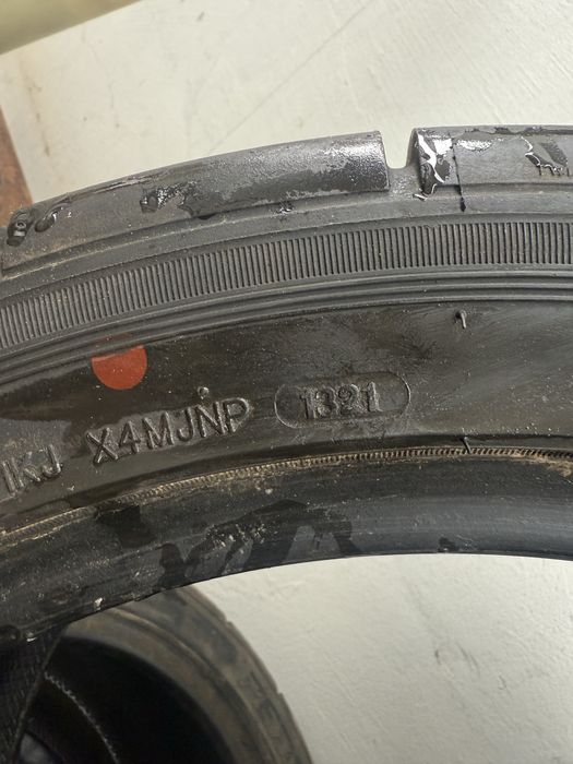 Продам гуму valino 285/35 r18 напівслік