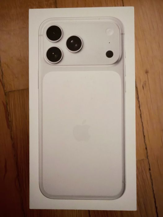 *NOVO* Iphone 17 PRO MAX - 256 GB - Silver