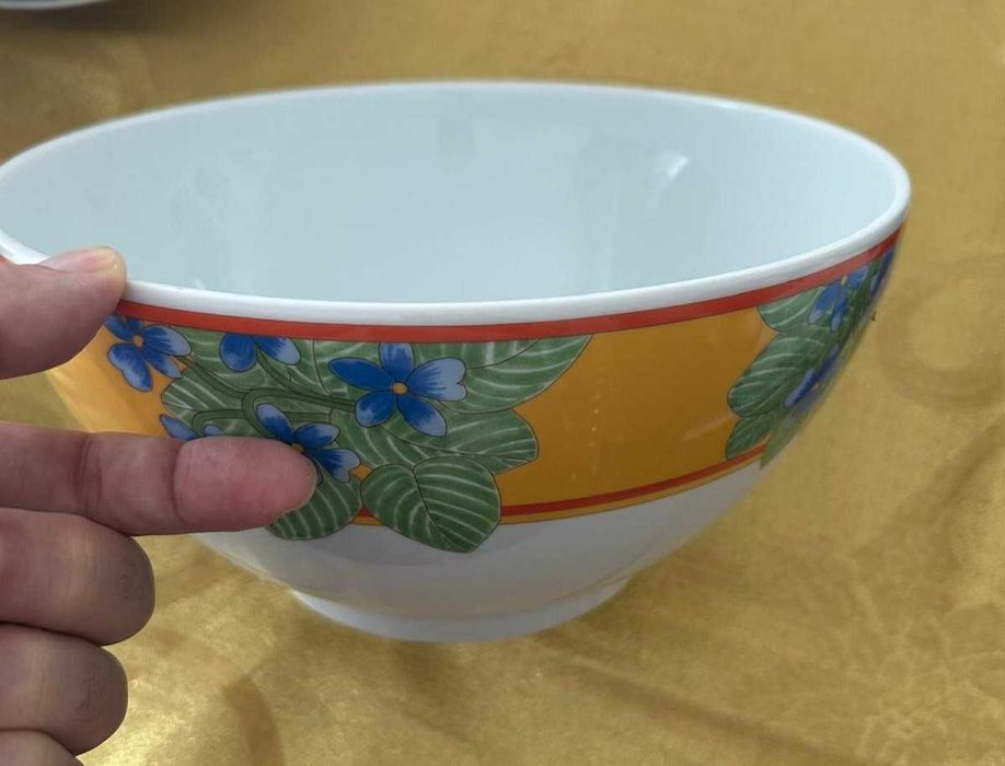 Conjunto de 2 artigos grandes em porcelana da Vista Alegre (A estrear)