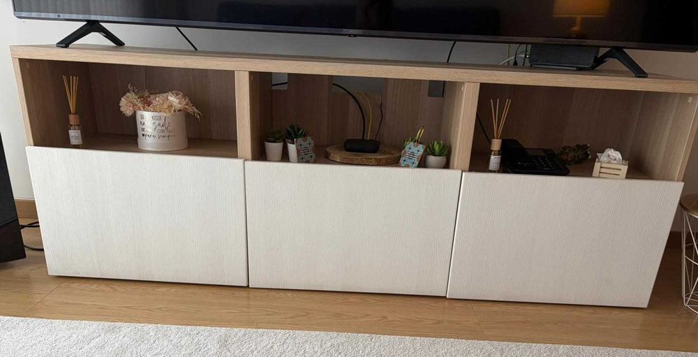 Aparador de TV c/arrumação em excelente estado