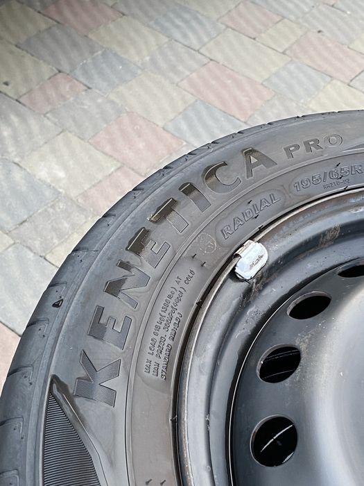 Літня гума 195/65R15