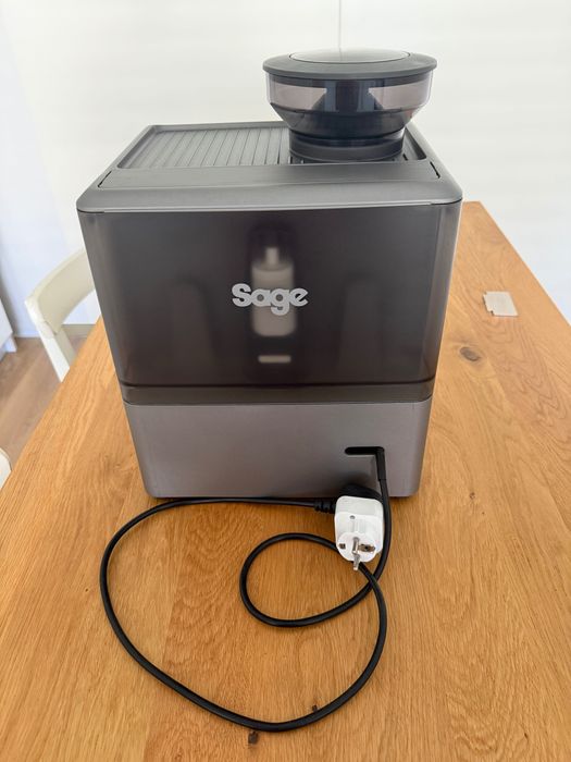 Maquina de café SAGE com moedor de grãos integrado