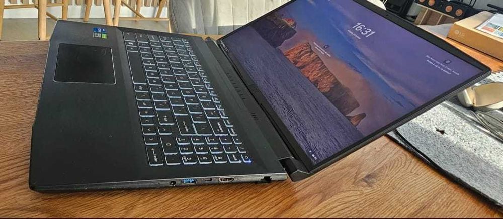 LAPTOP MSI Creator  16 cali gamingowy gwarancja