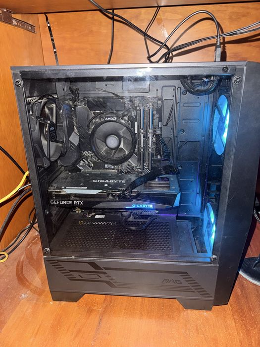 Torre gaming bom estado