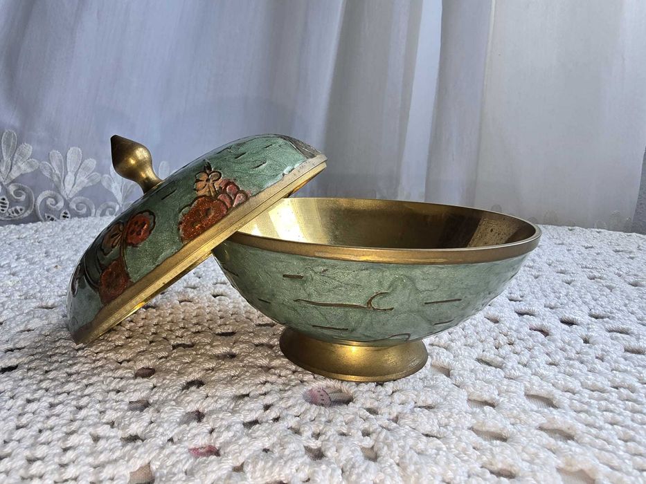 Caixa de metal com tampa