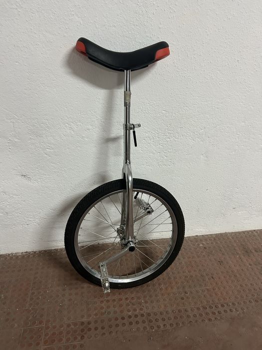 Bicicletas K2 e Monociclo