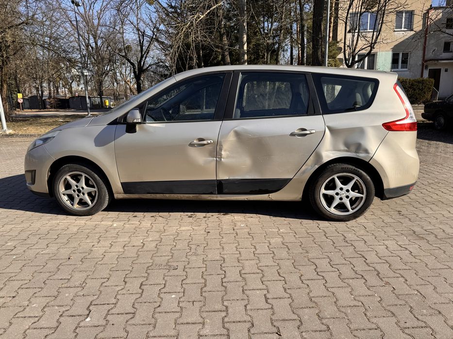Renault Grand Scenic 1.9 dCI 7 osobowy