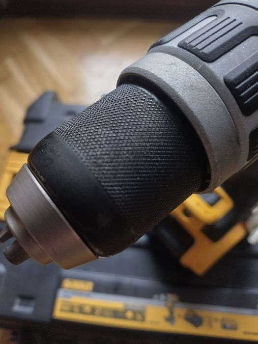 Wkrętarka wiertarka Dewalt DCD796 Super stan 70 Nm 2x 5ah udar