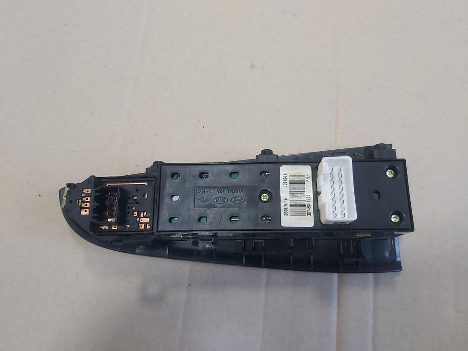 Блок управления стеклоподъемниками Hyundai Elantra hd 06-10