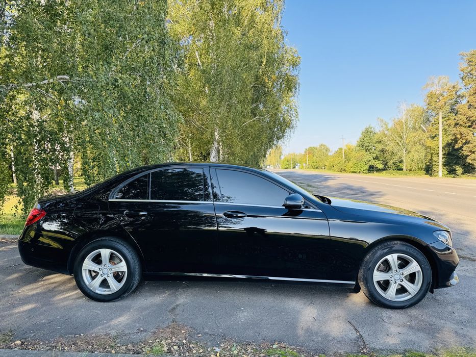 Mercedes-Benz W213 E220d 9G-tronic 2018 Official