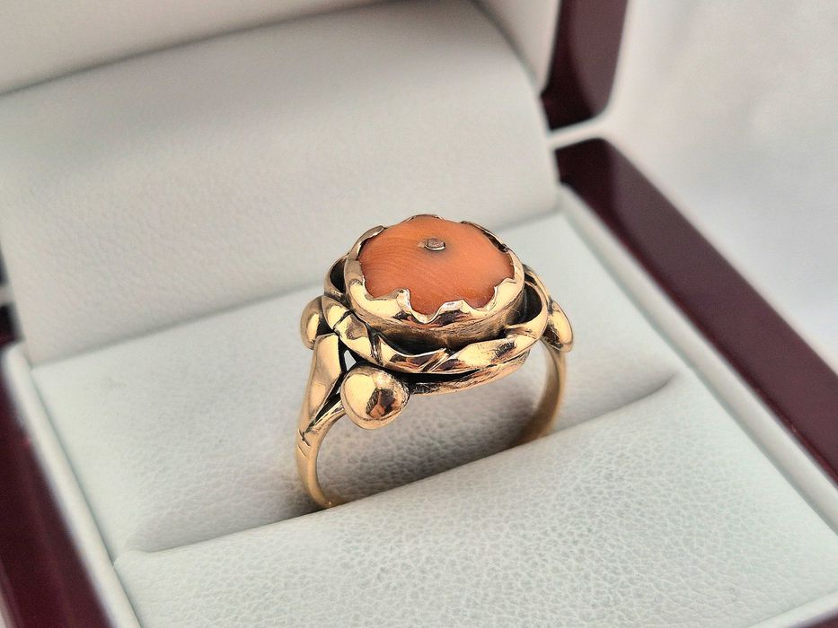 Cudowny złoty pierścionek z koralem 6,31g PR.585 14K R.15