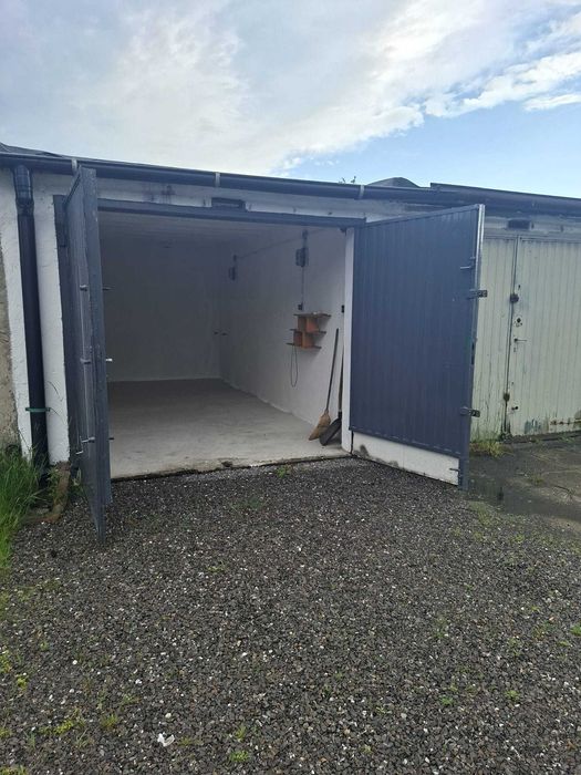 Garaż 16 m² Murowany z Prądem - Odnowiony ul. Konduktorska - Widok 3