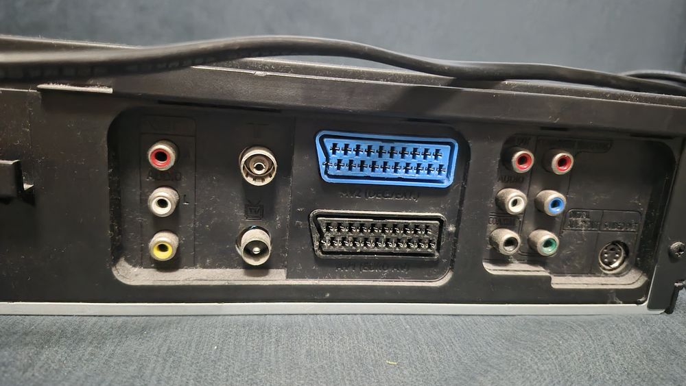Odtwarzacz dvd / vhs Samsung V670