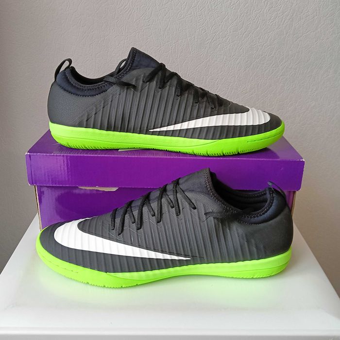 Футзалки 45 - 46 Nike. Профі. копочки кросівки