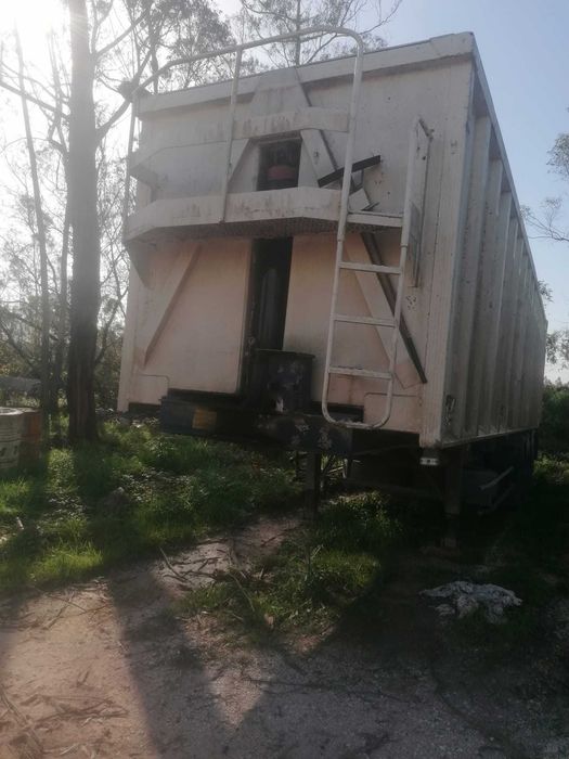 Vende Reboque em Bom Estado , pronto a laborar