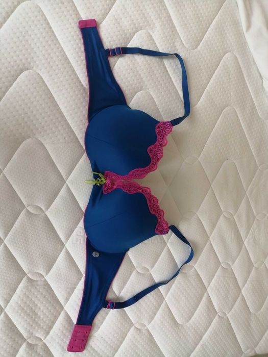 Biustonosz push UP 75D