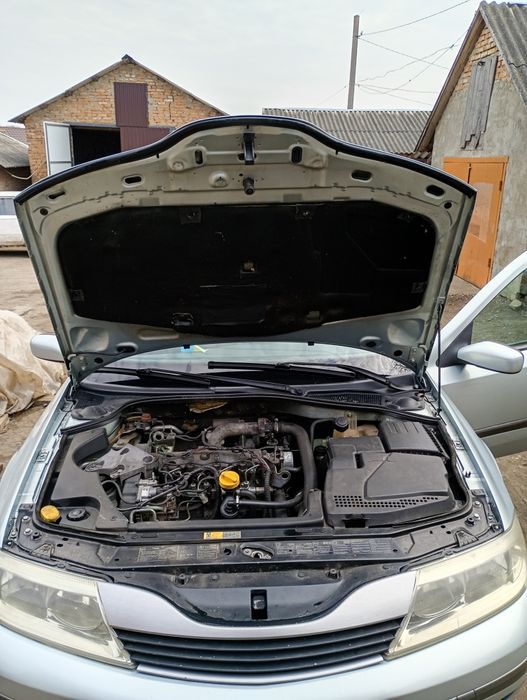 Автомобіль Рено лагуна 2