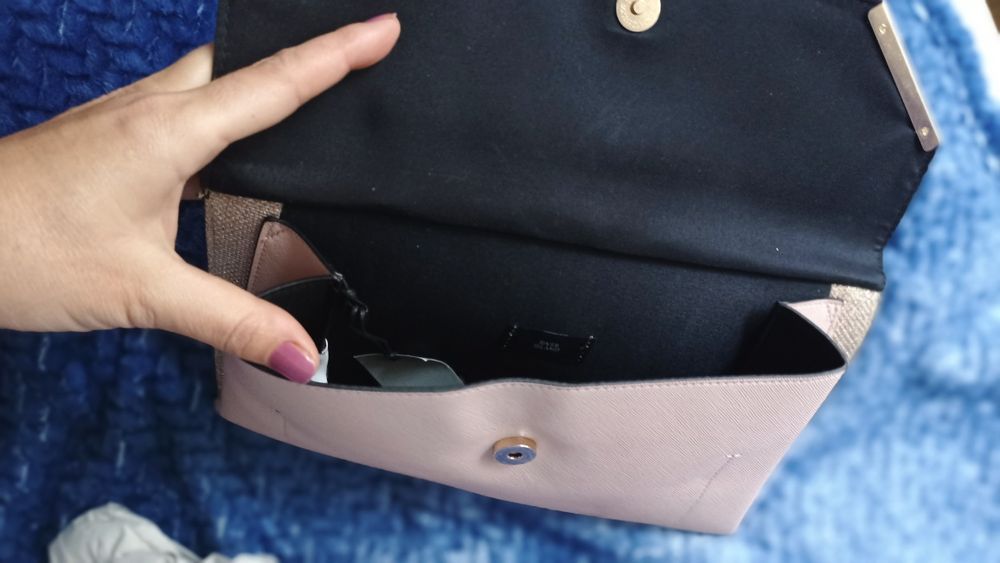 Клатч кольору пудра .