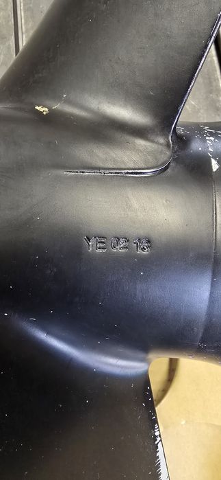 Śruba napędowa silnik zaburtowy 14,2 x 21 suzuki