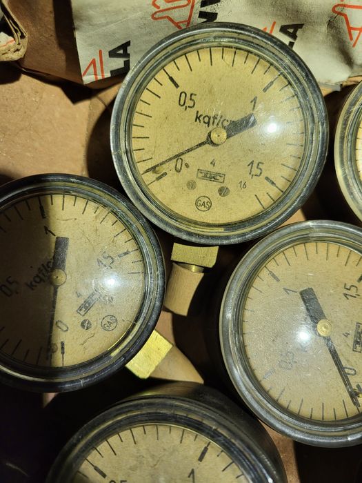 Продам манометр МТ 60 1.5, 2.0, 4.0а., МТП 100, на 16 и 60 атмосфер.