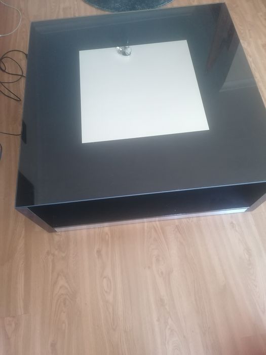 Mesa de sala espelhada em vidro