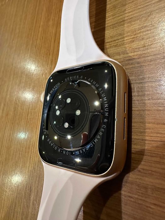 Apple Watch Series 6 (GPS) 44mm Gold Alumínio - Como Novo + Extras
