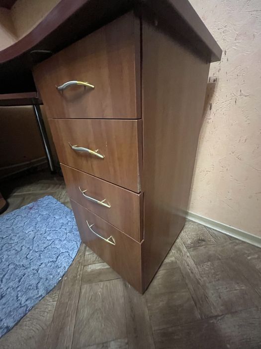 Стіл письмовий кутовий