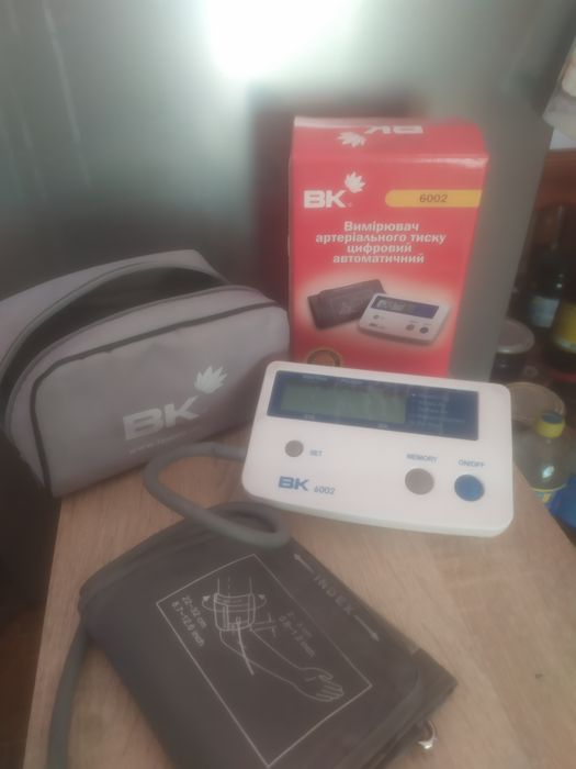 Тонометр автоматический.