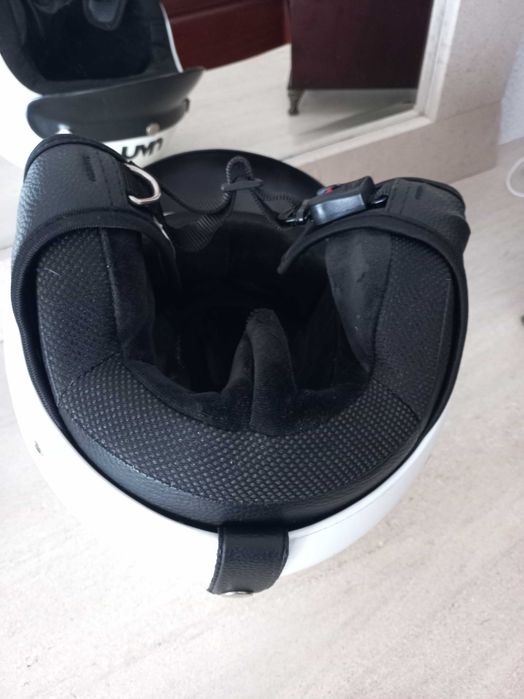 Capacete sem viseira!