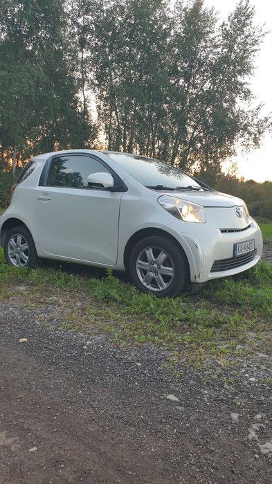 Toyota iQ