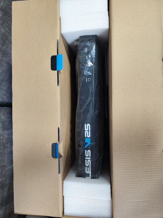 Alesis VI25 – Controlador MIDI 25 Teclas – Praticamente Novo + Caixa Original