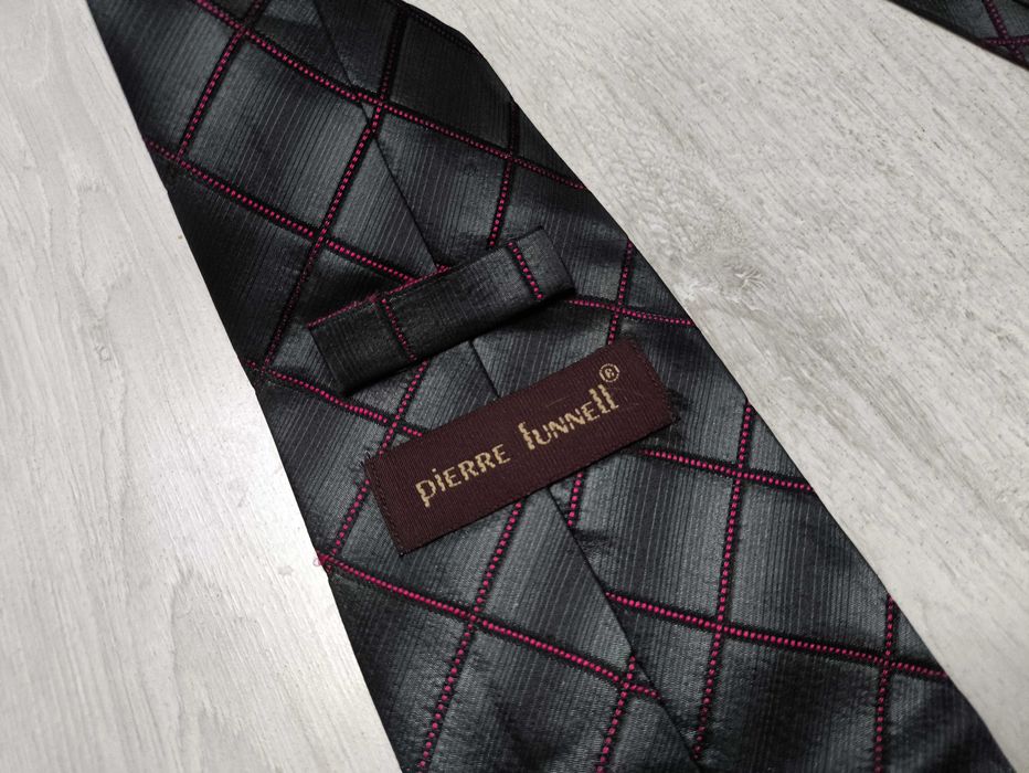 Stalowy jedwabny krawat Pierre Funnell