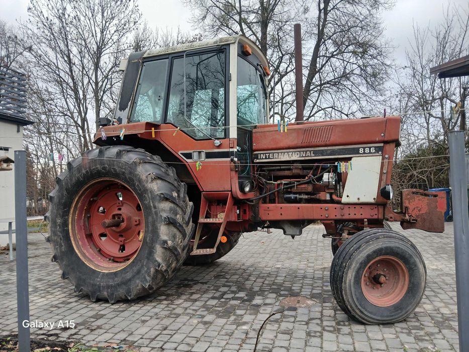 international 886