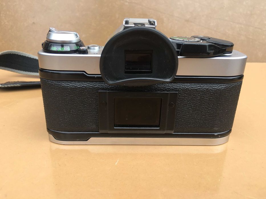 Aparat lustrzanka Canon AE 1 program +dodatki