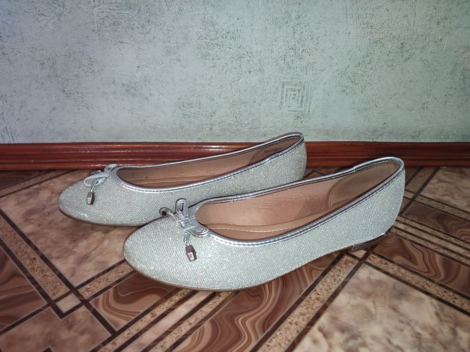 Оригинал новые балетки босоножки туфли Bellissimo