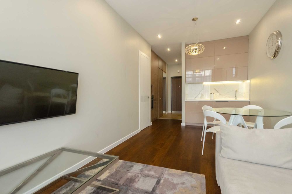 Подобова оренда 2 к.кв.в ЖК «Central Park» вул.Маккейна 7 центр-3-555.biz.ua