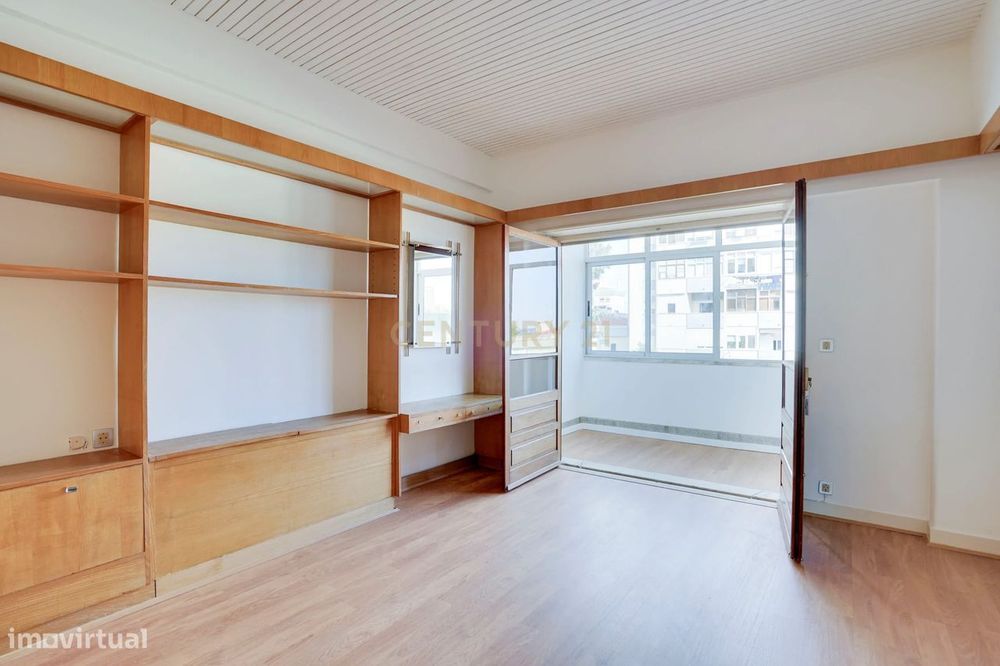 Pretende viver em Oeiras? Temos um apartamento T2  para arrendar