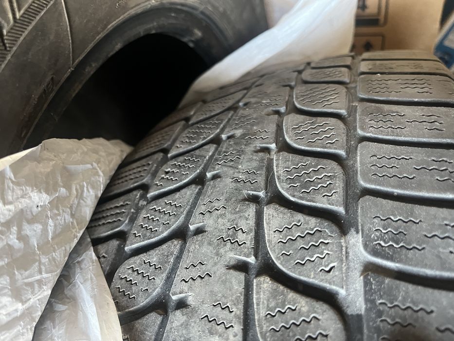 Шини зимові БВ Bridgestone  235/60/17