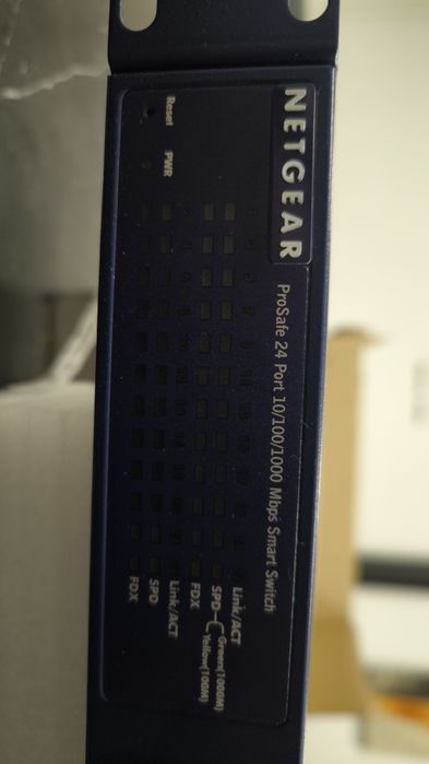 Switch Netgear GS724-T