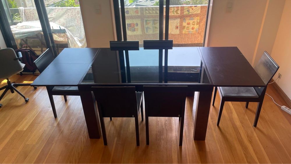 Conjunto Mesa Extensível e 6 cadeiras