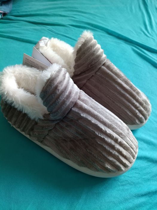 Kapcie damskie ciepłe  r.39 nowe